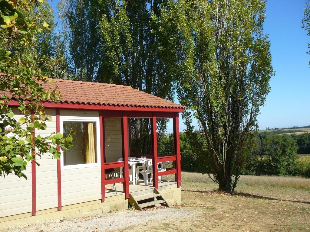 Les Chalets Des Mousquetaires Mirepoix  Exterior photo